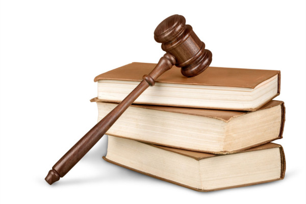 (經(jīng)濟(jì)法論文)范文:探討經(jīng)濟(jì)法對(duì)社會(huì)整體利益的維護(hù) (經(jīng)濟(jì)法論文)范文:探討經(jīng)濟(jì)法對(duì)社會(huì)整體利益的維護(hù)